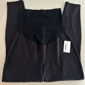 Kohl’s Sonoma Maternity Active Everyday Wear Black with detailed leg. NWT size M